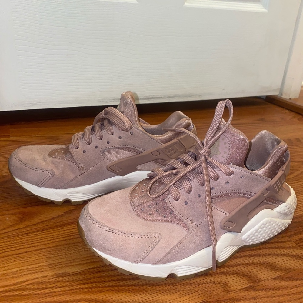 Nike huarache size 7 pale pink